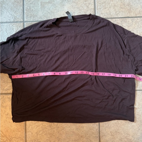 RARE Vuori Energy Tee *Ribbed In Sangria (Chocolate Brown) - Picture 6 of 6
